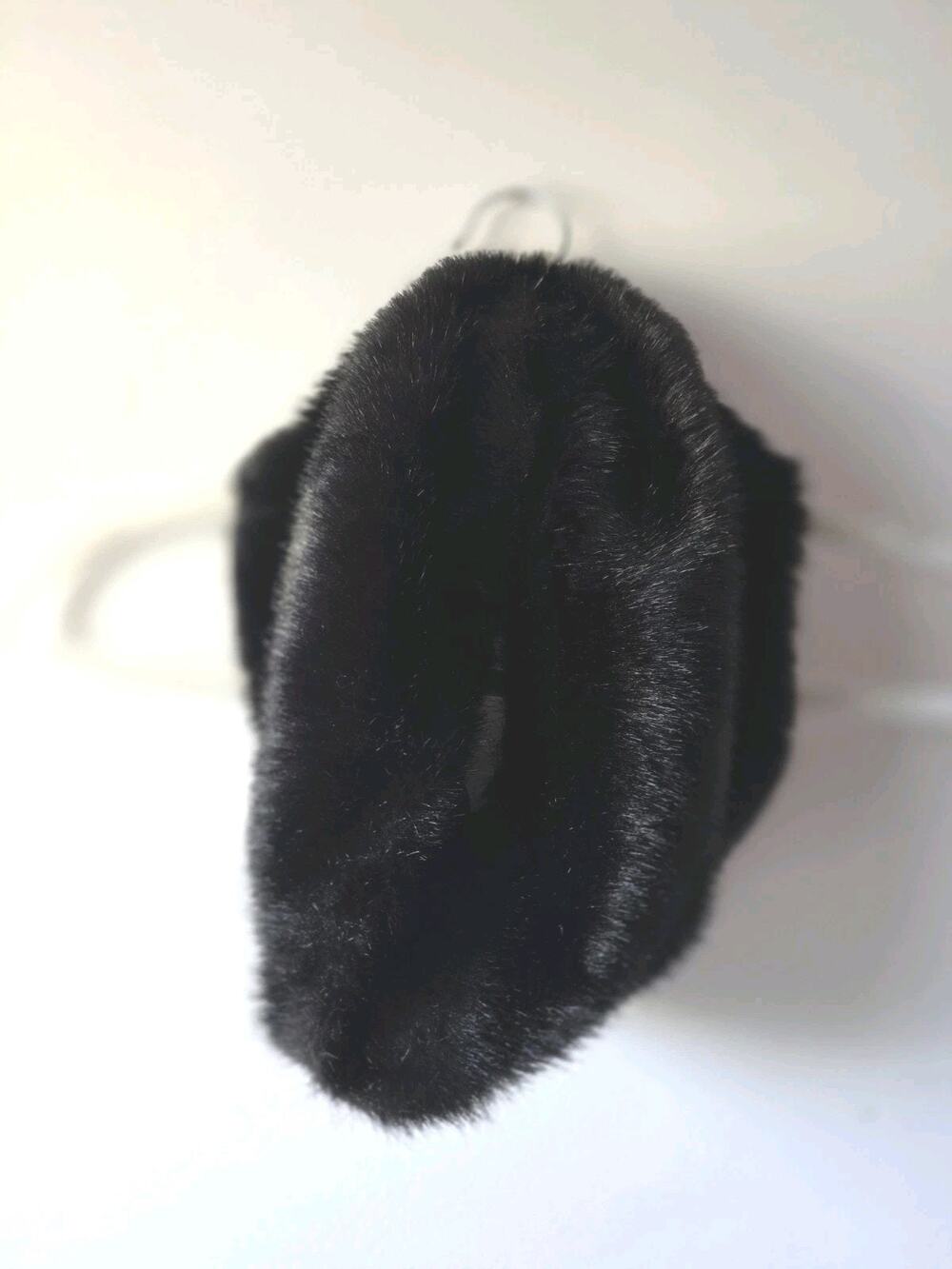 Simply Vera Wang Black Faux Fur Infinity Scarf Plush Cowl Neck Warmer Collar